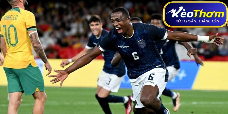 Dự kiến sơ đồ chiến thuật tấn công 4-3-3 của Ecuador đối đầu khối phòng ngự 5 hậu vệ của Curaçao.
