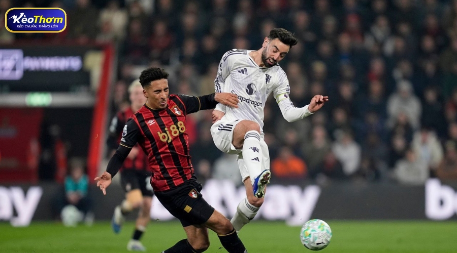 Antoine Semenyo - nỗi khiếp sợ của hàng thủ Man Utd với lối đá càn lướt mạnh mẽ.
