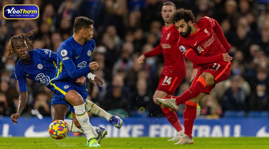 Bản đồ nhiệt cho thấy sự hoạt động rộng của hàng tiền vệ Chelsea trong các trận đại chiến tại Stamford Bridge.