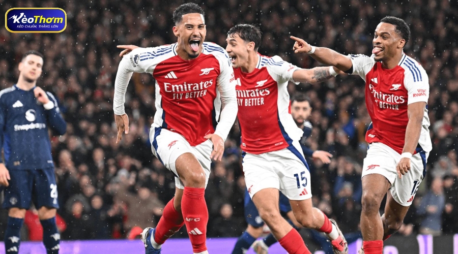 Biểu đồ so sánh tỷ lệ thắng và hiệu suất ghi bàn giữa Arsenal và Man Utd trong chuỗi 5 trận gần đây.